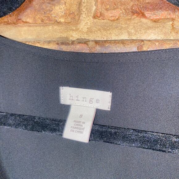 Hinge Black Long Sleeve Mini V-Neck Shift Dress Women's Size Small - Picture 4 of 6